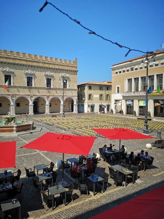 Appartamento La Rondine Pesaro Exterior photo